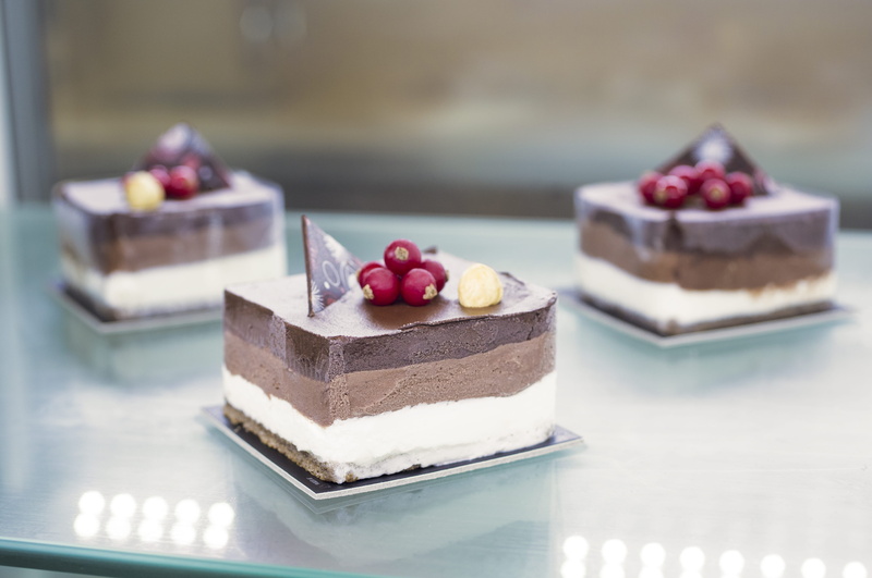 4K, still life, fruit, focus, unhealthy eating, no people, freshness, cakes, sweet, chocolate, fruits, photo, dessert, sweets, focus on foreground, close-up