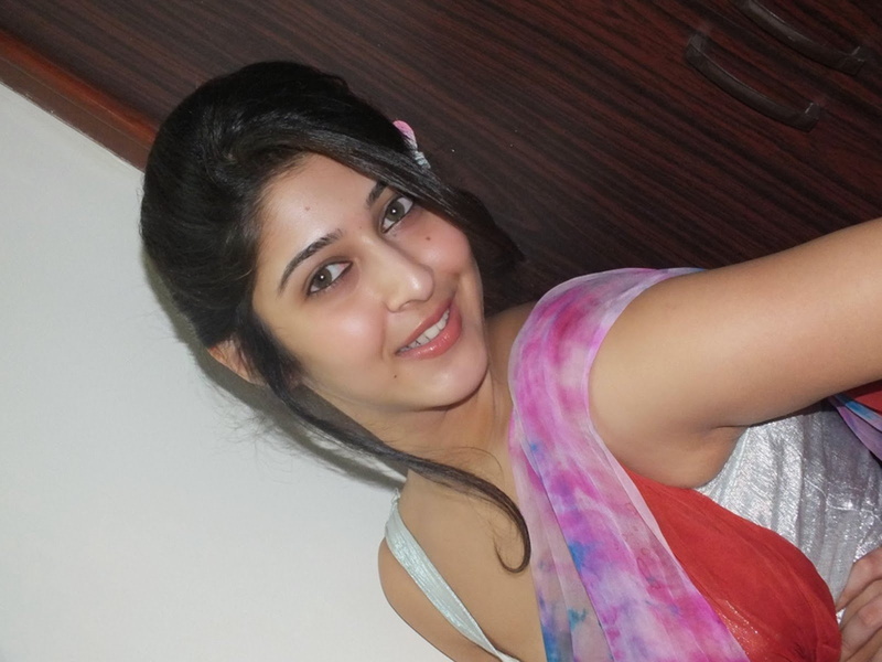 720P, sonarika-bhadoria-home-saree