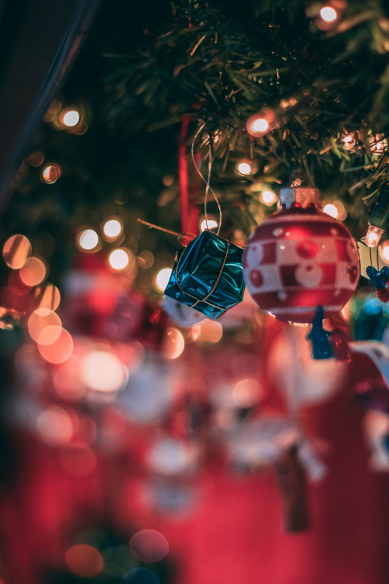ornament, illuminated, no people, present, electricity, lighting, night, art, holiday, holiday - event, hanging, blue, christmas tree, lantern, fractal