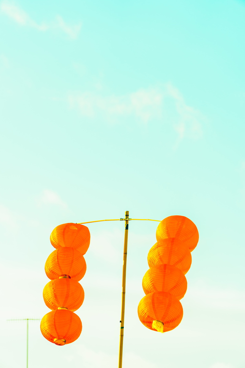 hot air balloon, yellow, 5K, aircraft, lantern, orange, chinese, orange - fruit, orange color, fruit, nature, low angle view, balloon, healthy eating