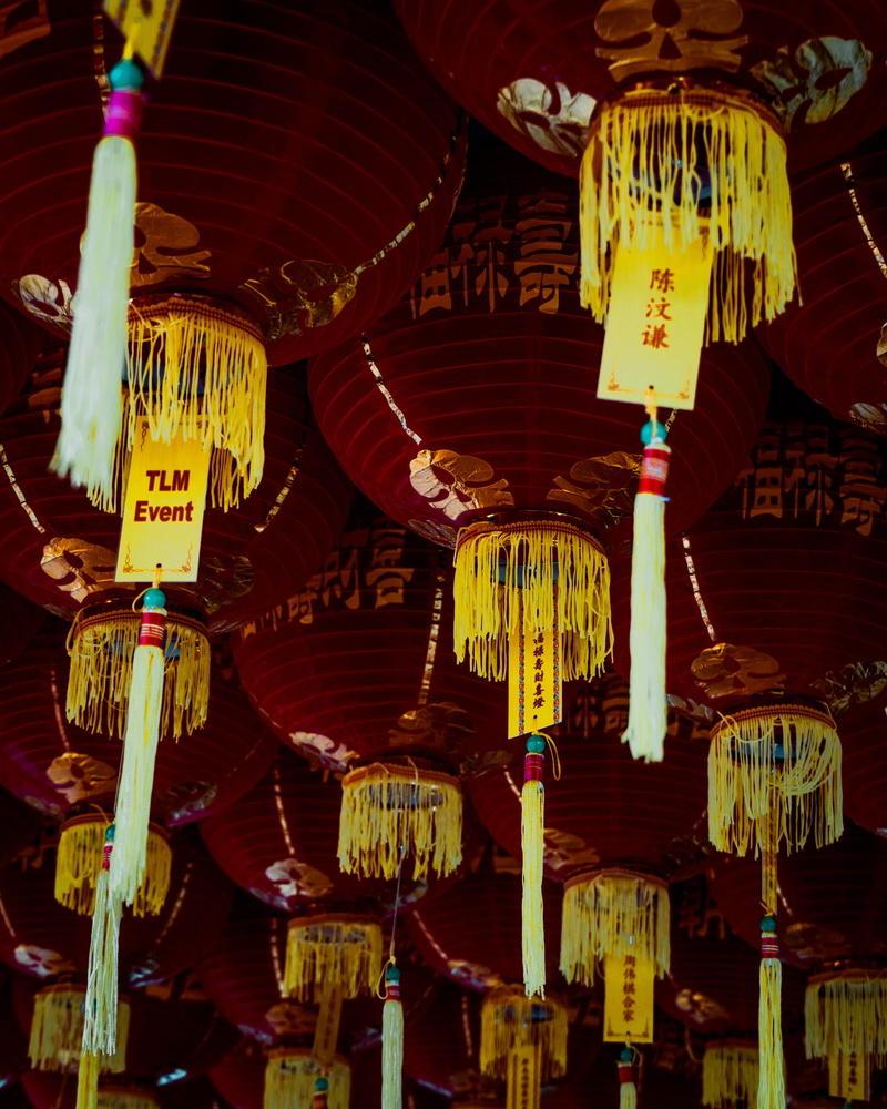 hanging, decoration, outdoors, market, lantern, spire, 4K, low angle view, tower, large group of objects, chinese lantern, built structure, crowd, theme park