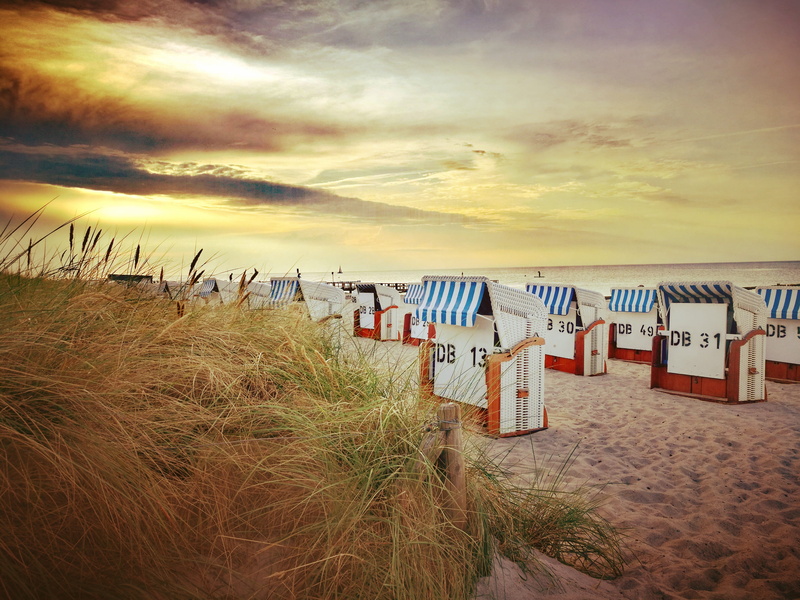 horizontal, beach hut, sunbeam, sun, lichtspiel, land, warnemünde, romantic, beach chair, cloud - sky, landscape, evening sky, farbenspiel, setting sun