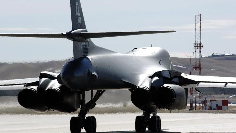 transportation, nature, airport runway, aerospace industry, airport, army, no people, mode of transportation, airplane, Rockwell B-1 Lancer, air force