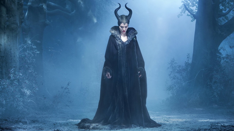 tree, fog, young adult, spooky, real people, nature, Movie, witch, front view, forest, vampire, Maleficent, dress, women, 1080P, fashion, gothic style