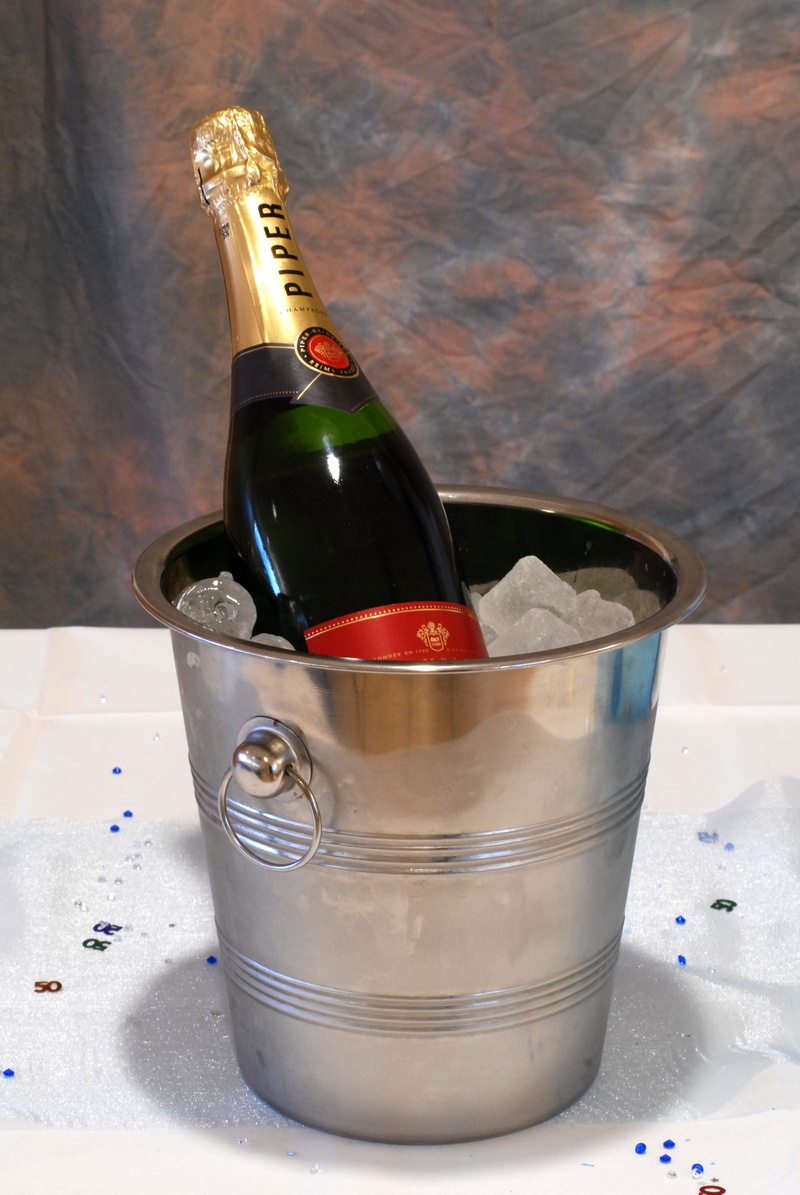 freshness, celebrate, 4K, container, event, bottle, drink, glass - material, bucket, refreshment, close-up, anniversary, food, food and drink, focus on foreground