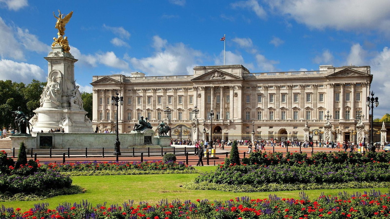 nature, travel destinations, london, flower, flowering plant, architecture, statue, united kingdom, buckingham, outdoors, human representation, architectural column