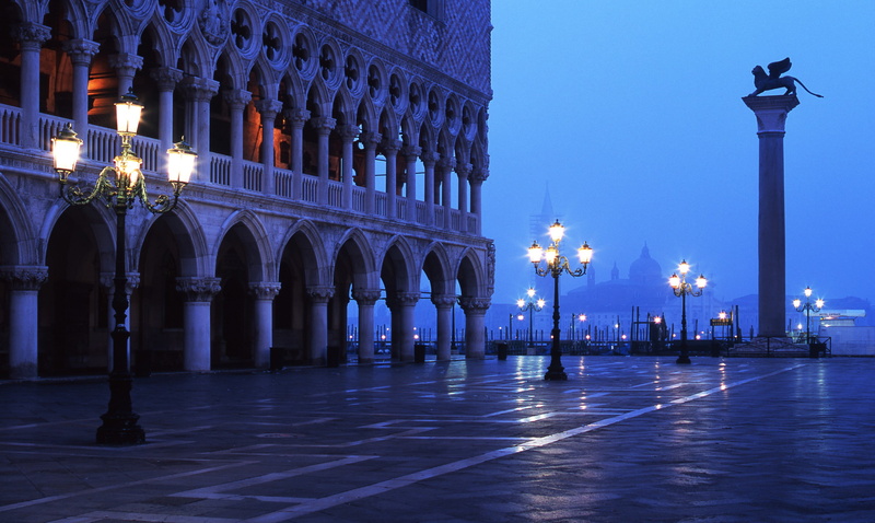 evening, Piazzetta Venetian lion, square, venice, the Doges palace, Italy, architecture, lights, fog, 1080P, lion of St. Mark, Venice Square