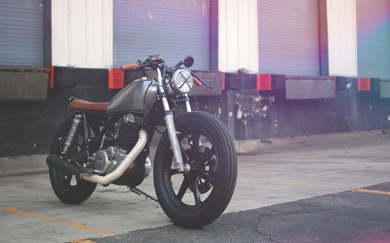 footpath, architecture, built structure, cafe racer, motorcycke, mode of transportation, land vehicle, day, building exterior, stationary, sr500, yamaha