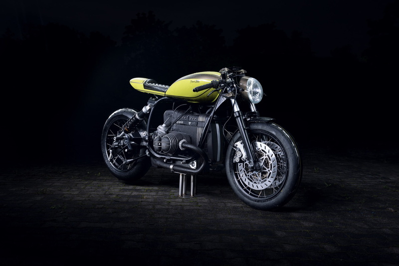 Cafe racer, city, no people, luxury, sports race, mode of transportation, indoors, 1080P, Diamond Atelier DA6, black color, transportation, land vehicle