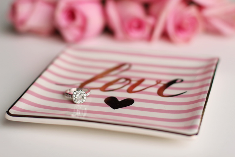 congratulations, date, elegance, anniversary, positive emotion, be mine, flower, surprise, february, close-up, studio shot, food and drink, square, western script
