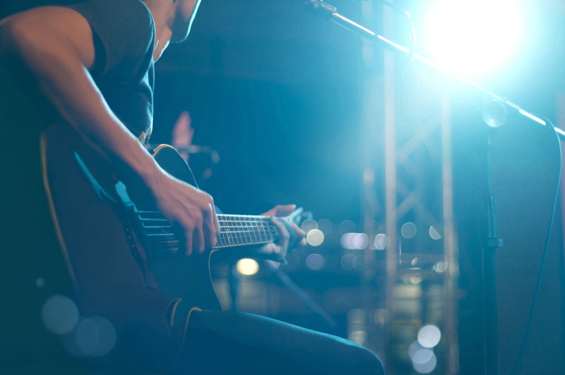 bokeh, musical, lights, musician, music, frets, instrument, sound, ., plays, tool, blur, hall, scene, guitar, colorful, six-string, strings, concert, live