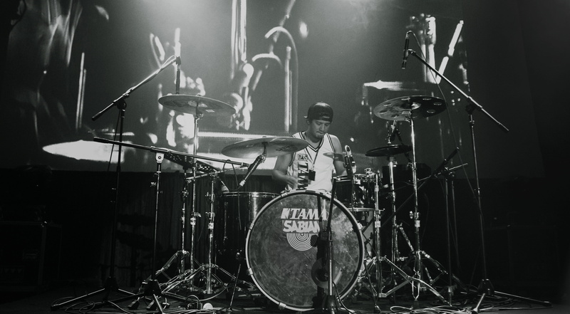 man, musician, indoors, popular Music Concert, playing, event, performance, music festival, people, cymbal, input device, stage, nightlife, festival, eno