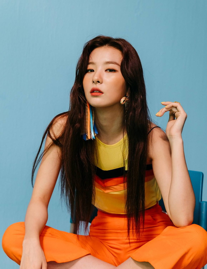 child, childhood, RedVelvet, women, long hair, looking, studio shot, human hair, colored background, hair, hairstyle, Seulgi(Red Velvet), brown hair, waist up