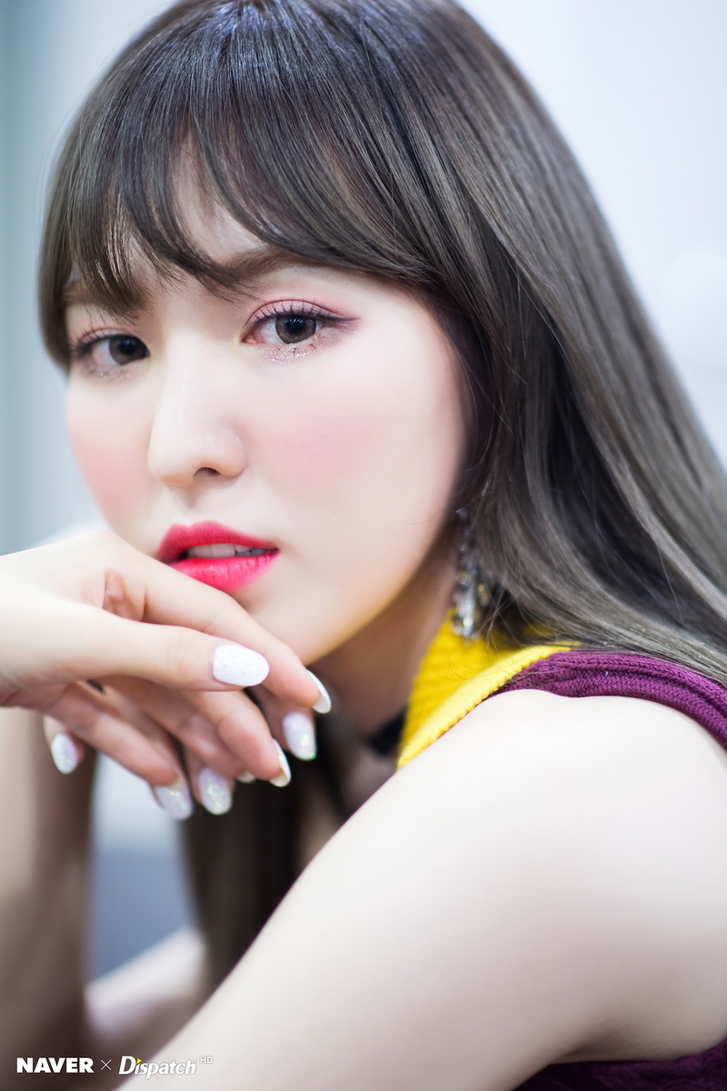 beauty, beautiful woman, adult, headshot, hand, Wendy (Red Velvet), human body part, make-up, beautiful people, Asian, contemplation, body part, human face