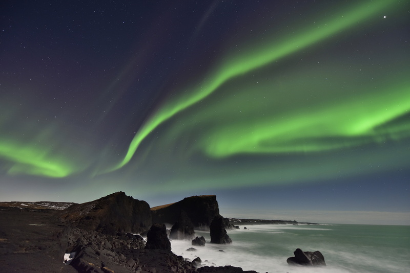 phenomenon, Iceland, Keflavik, rock - Object, waves, aurora, Sea Stacks, Northern Lights, Reykjanes Peninsula, nature, 5K, landscape, sea, night photography
