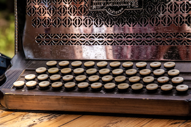 container, western script, communication, typewriter, number, metal, old, wood - material, dust, close-up, no people, accordion, 2K, instrument, shape