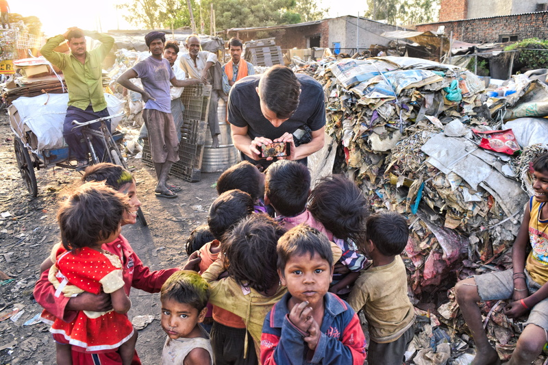 Poor, Poverty, mid adult, culture, women, cheerful, traveler, lifestyles, large group of people, men, females, travel, girls, India, day, child, real people