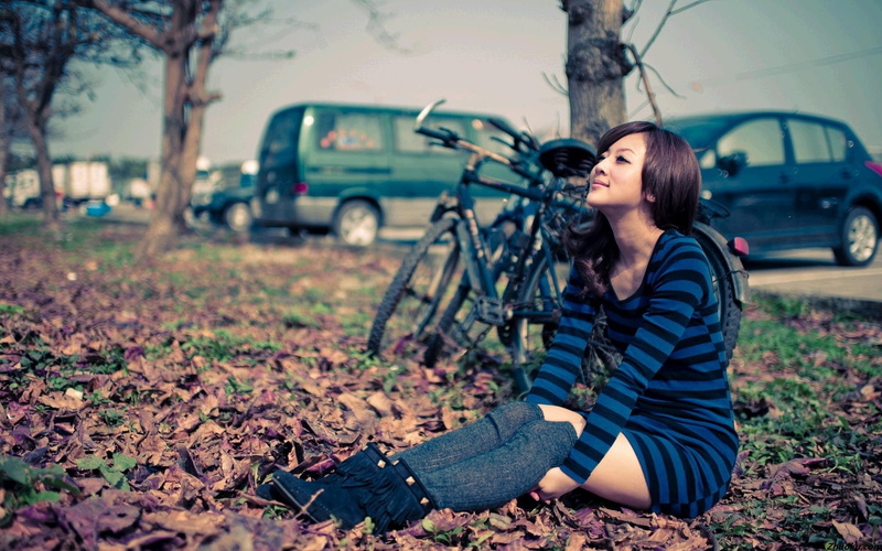 adult, Mikako Zhang, 1080P, focus on foreground, Asian, young adult, contemplation, mode of transportation, hair, autumn, teenager, outdoors, hairstyle