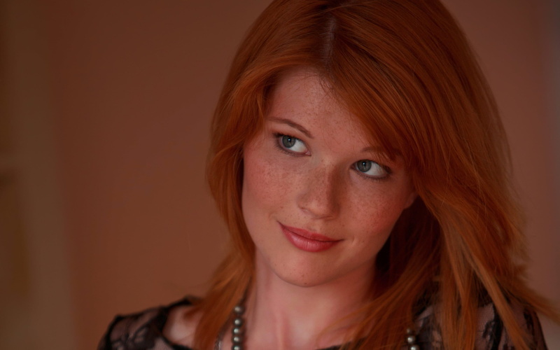 portrait, smiling, indoors, human face, looking up, looking at camera, close-up, hairstyle, s, long hair, front view, hair, beautiful woman, headshot, woman