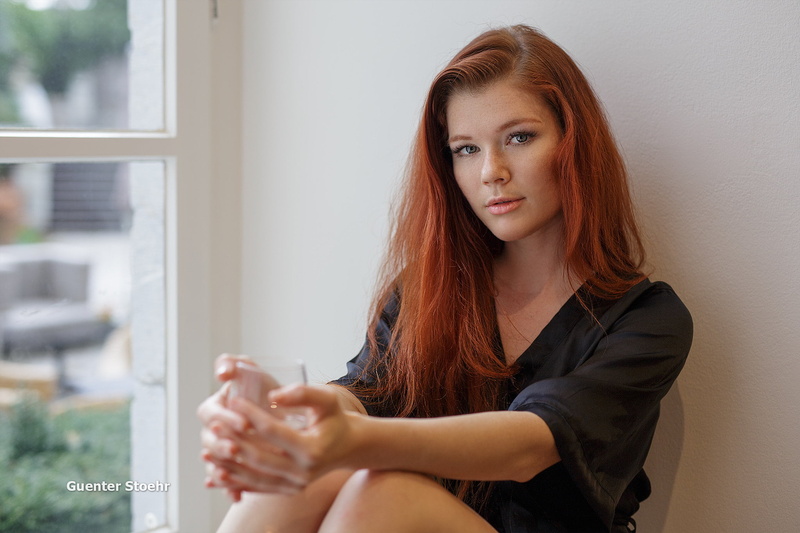 500px, adult, Mia Sollis, beauty, 1080P, model, Guenter Stoehr, casual clothing, looking at camera, long hair, hairstyle, redhead, women, wireless technology