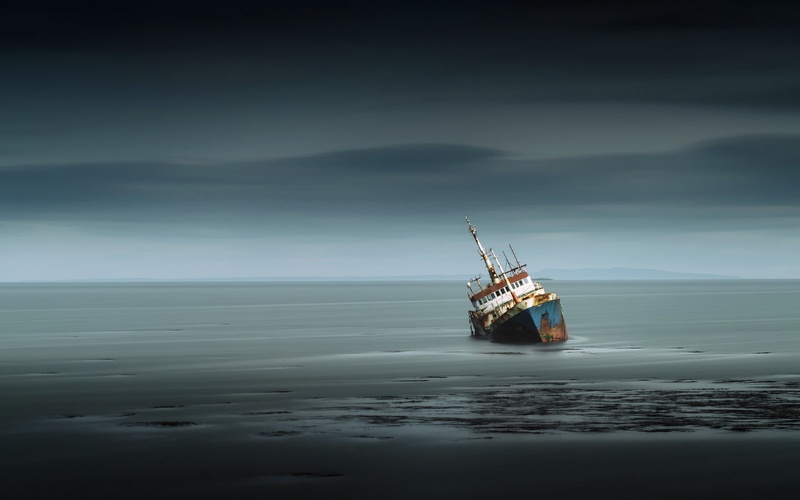vehicle, water, gold, sinking, scenics - nature, ship, shipwreck, pendant, horizon, wreck, no people, offshore platform, nature, horizon over water, outdoors