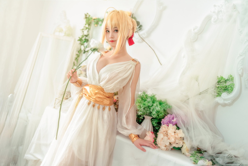 Asian, bangs, looking at viewer, white dress, rose, Fate/Grand Order, indoors, women indoors, blonde, women, asian cosplayer, model, cleavage, 4K, roses