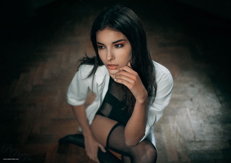 hairstyle, tanned, looking at camera, black hair, beautiful woman, one person, white shirt, young adult, stockings, women, front view, 1080P, young women