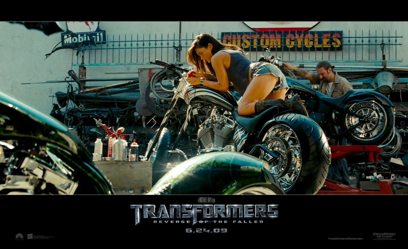 fox, Megan, land vehicle, motorcycle, shopping, occupation, indoors, 1080P, architecture, bicycle, 2009, people, Movies, mode of transportation, city