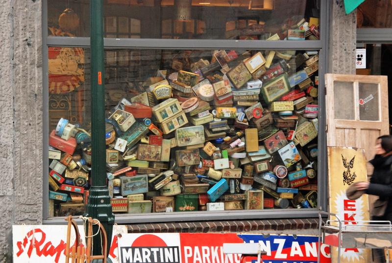 2K, text, front, variation, abundance, vintage, belgium, day, architecture, retail, communication, store, shop, collection, junk shop, built structure