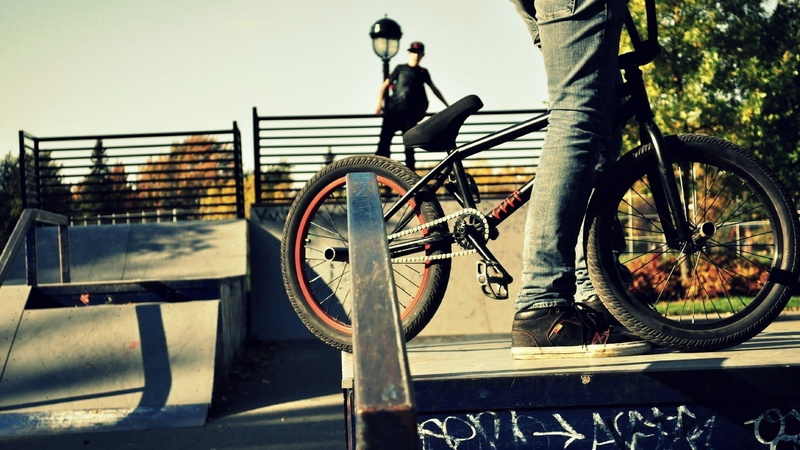 men, bicycle, real people, nature, lifestyles, day, black, cycling, outdoors, one person, staircase, 1080P, city, mode of transportation, wheel, skatepark