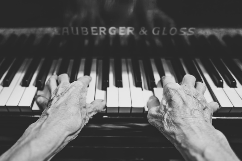 real people, black, human body part, indoors, arts culture and entertainment, 5K, keyboard instrument, piano, playing, musical instrument