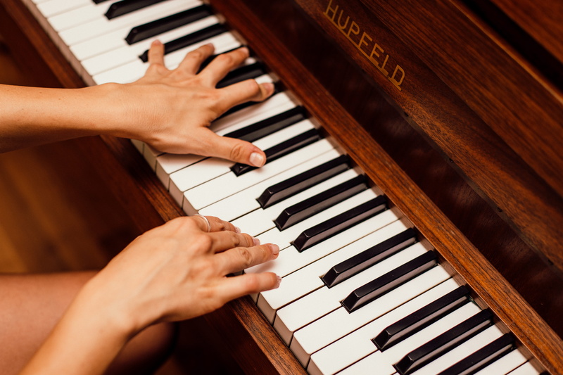 keyboard instrument, one person, music, finger, musical instrument, indoors, musical equipment, women, hand, real people, lifestyles, close