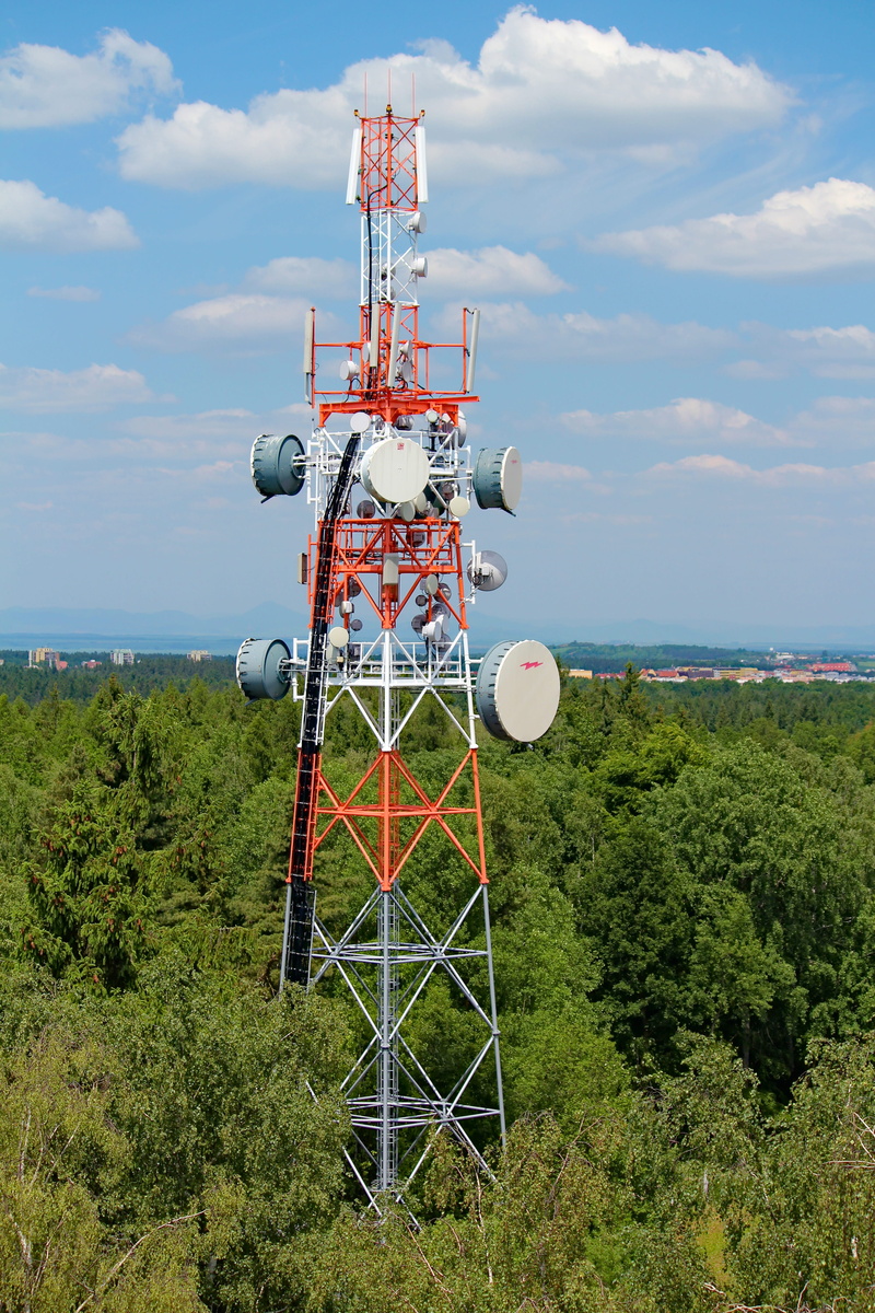 vykrývač, relay, telecommunication, green color, communication, satellite, architecture, transmitter, telecommunications equipment, tower, growth, cloud - sky