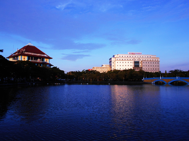 education, afternoon, blue, 5K, surabaya, architecture, building, reflection, asia, nature, rippled, unair, no people, universitas airlangga, outdoors