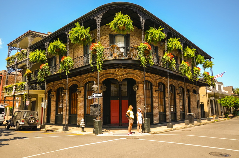 french quarter, new orleans, sunlight, street, nature, the past, louisiana, photo, real people, usa, facade, entrance, arch, road, history, concrete, city