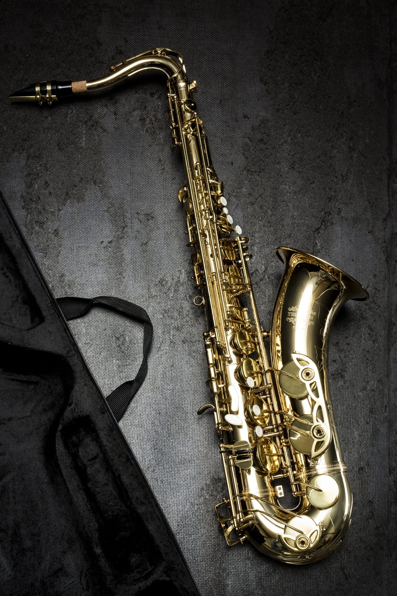 woodwind instrument, studio shot, high angle view, old, musical instrument, saxophone, bag, metal, brass, near, gold colored, 1080P, music, musical equipment