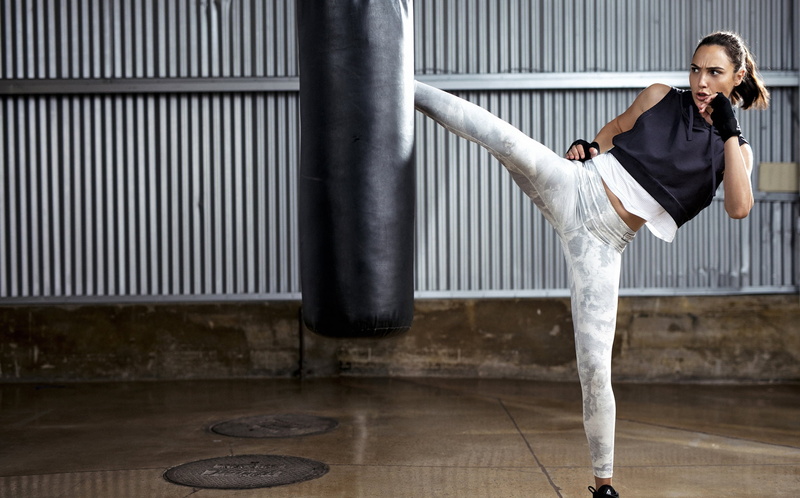 brunette, fitness model, women, women indoors, 1080P, white clothing, black gloves, black t-shirt, celebrity, Wonder Woman, ponytail, Gal Gadot, fingerless