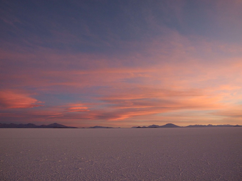 nature, beauty in nature, bolivia, cloud - sky, twilight, environment, sky, outdoors, blue, horizon, land, romantic sky, awe, salar, tranquil scene, copy space