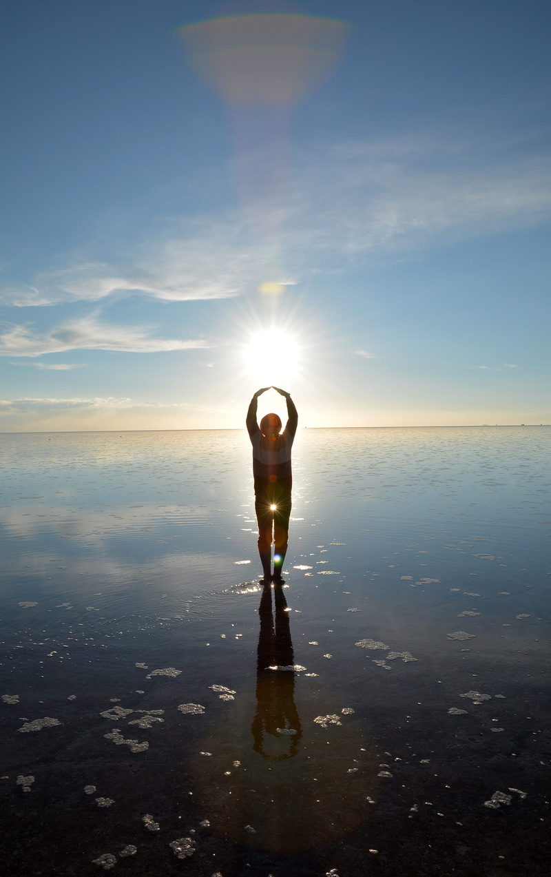 4K, lens flare, one person, leisure activity, sea, tranquility, arms raised, beauty in nature, Lake, full length, standing, sky, Bolivia, silhouette, shadow