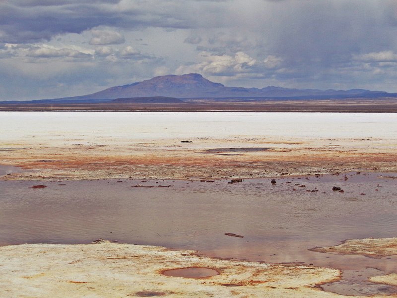 outdoors, sky, Bolivia, scenics, Salar De Uyuni, salt flat, the salar de uyuni, mountain, beauty in nature, sea, environment, scenics - nature, landscape