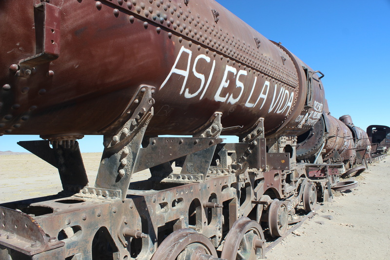 train, Bolivia, clear sky, desert, 5K