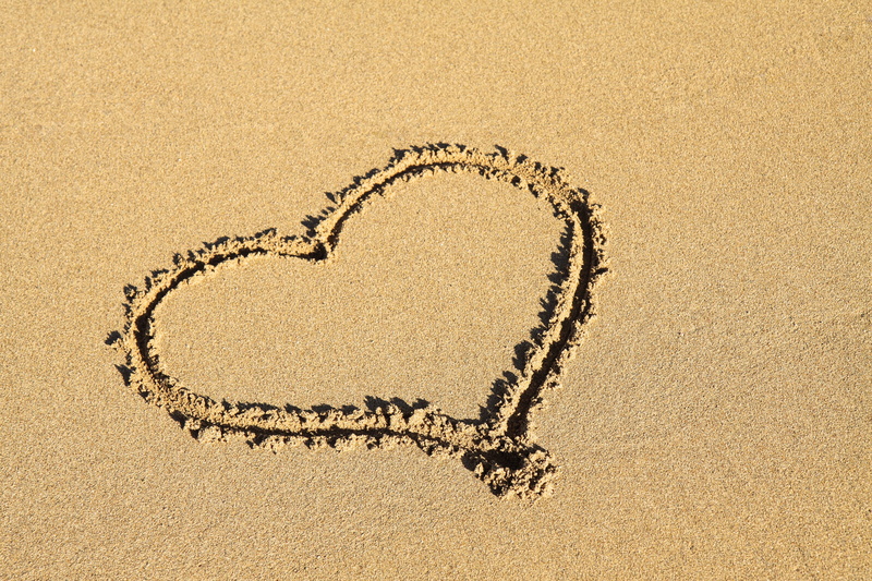 photo, outdoors, nature, sea, communication, ocean, heart, footprint, art, coast, symbol, sign, heart shape, positive emotion, design, sand art, sunlight