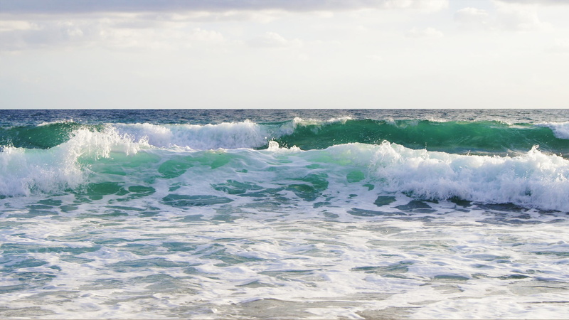 land, breaking, beach, sea foam, sky, motion, water, outdoors, power, waves, sport, horizon over water, 1080P, day, horizon, surfing, power in nature