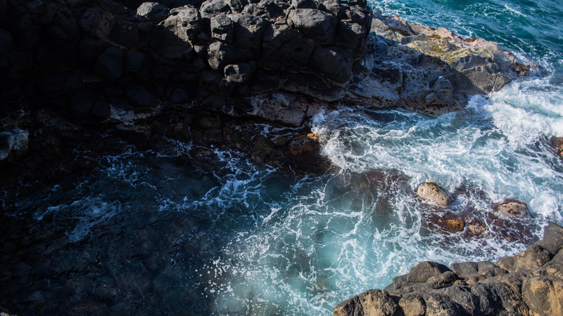 coastline, power in nature, day, rocky shore, boulder, beauty in nature, rock - object, foamy waves, high angle view, outdoors, 5K, sea, sport, nature