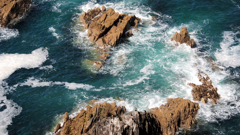 foamy, waves, outdoors, motion, water, solid, rocky coastline, wave, aquatic sport, surfing, sport, beauty in nature, 4K, beach, cliffs, cliff, breaking