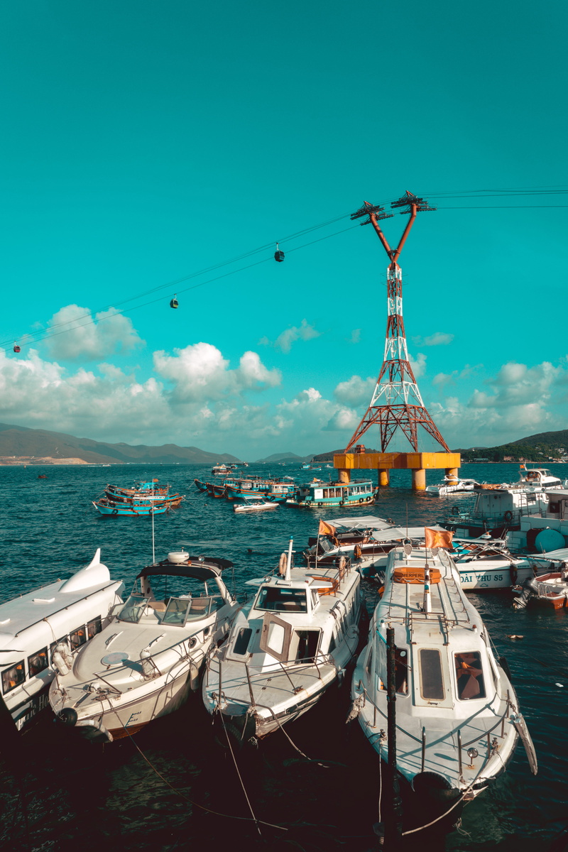 ocean, cloud - sky, vehicles, sea, port, harbor, 5K, cart, harbour, sky, mode of transportation, seashore, boats, water, cable cars, tourism, toward, no people