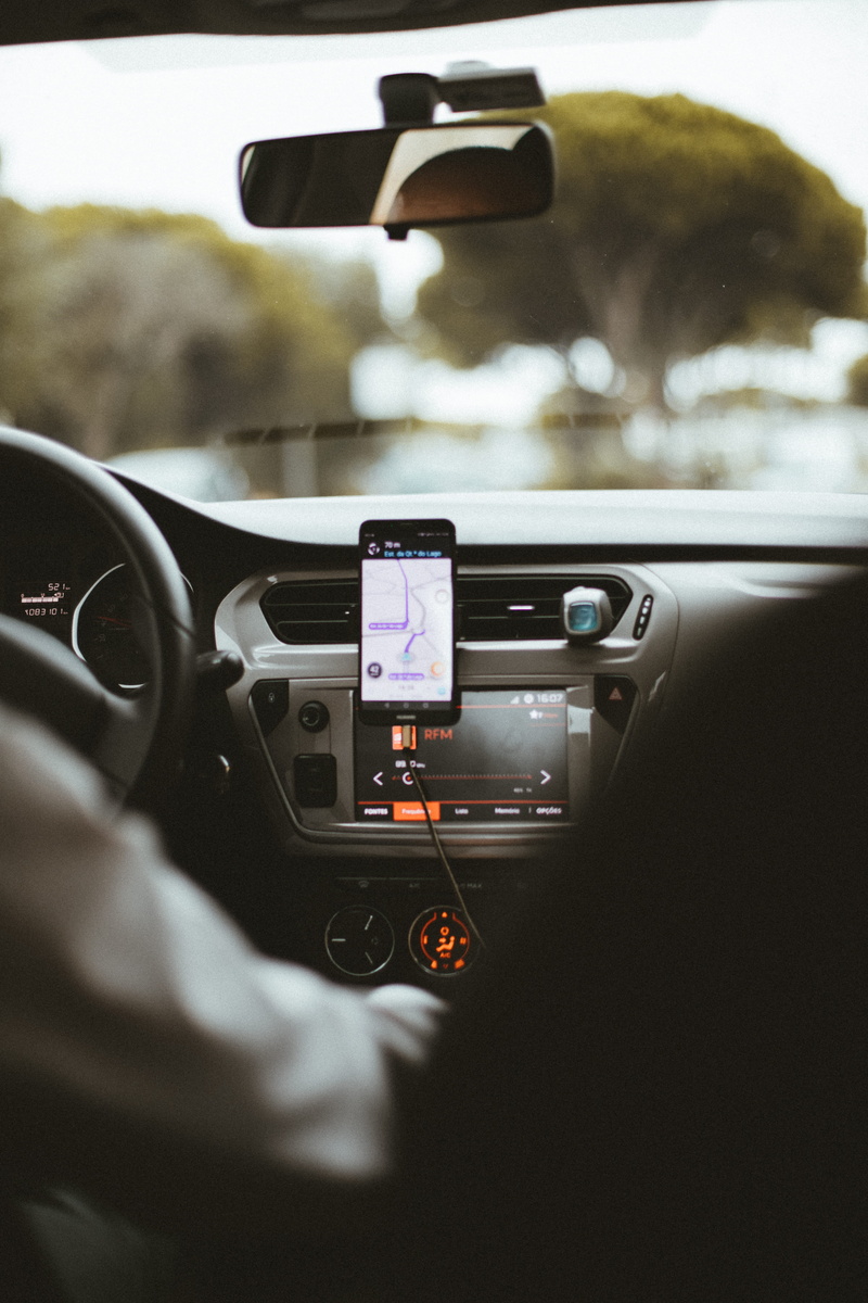 one person, car interior, sat nav, 4K, google map, reflection, mount, steering wheel, windshield, land vehicle, vehicle, hand, journey, transparent, car