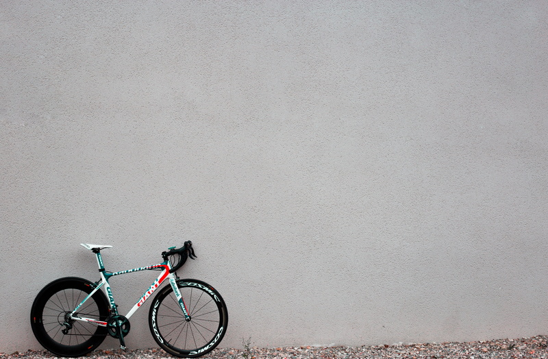 black, stationary, wall, sport, racing, day, color, building exterior, travel, bicycle, parked, white, concrete, 5K, no people, architecture, gray, extrem