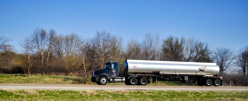 speed, road, commercial land vehicle, driving, business, day, freight Transportation, tank truck, transportation, chemical, nature, black, plant, 4K, america