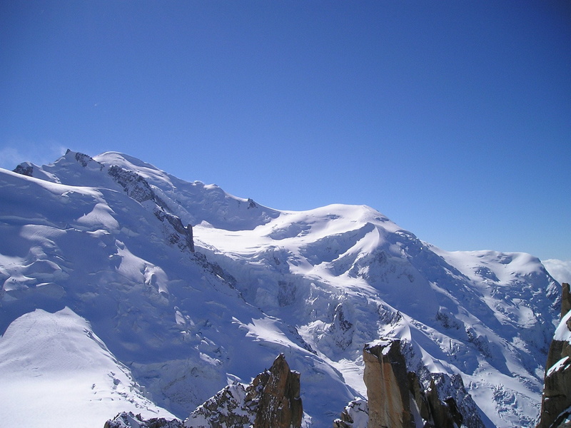 sky, snowcapped mountain, mountain peak, sunlight, extreme weather, day, mountain range, sunny, copy space, snow, chamonix, mountain, alpine, ice, no people